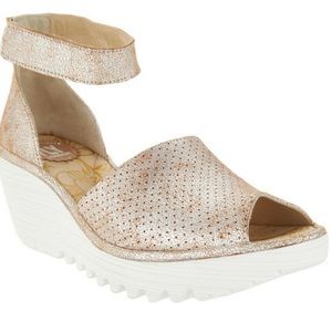 FLY London Yake Pearl Leather Wedge Size 39 NWOT